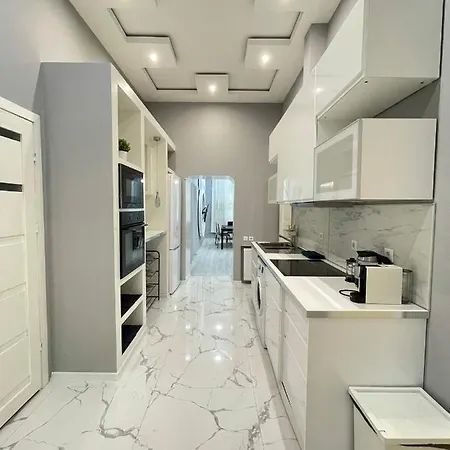 Luxury Ambiance Residency 4Br-2Ba بودابست