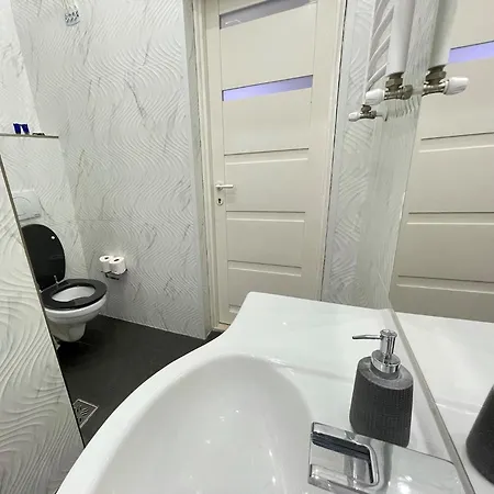 Luxury Ambiance Residency 4Br-2Ba *