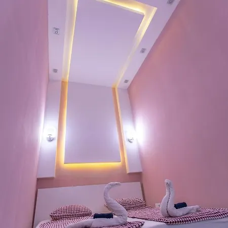 Luxury Ambiance Residency 4Br-2Ba * Budapest